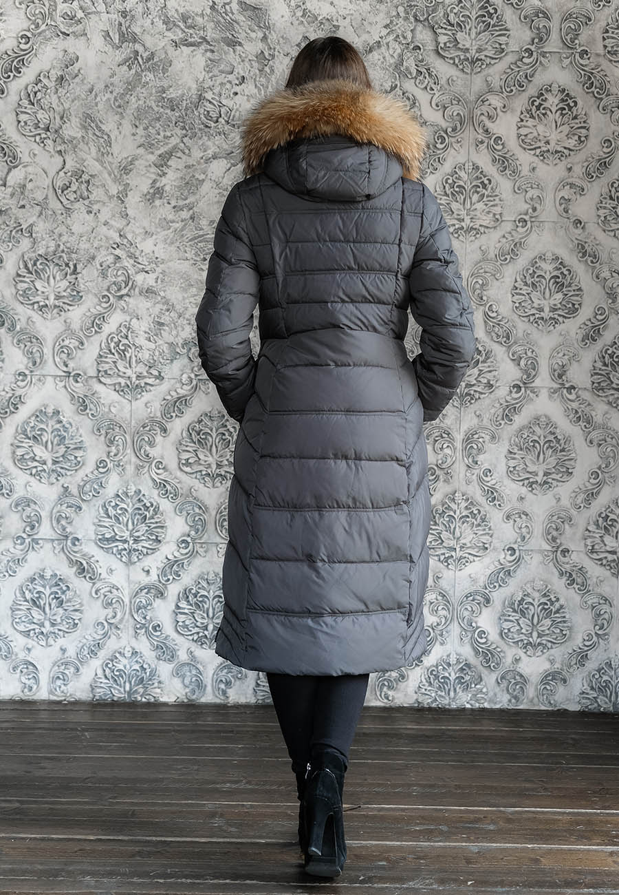 Зимняя женская куртка с мехом енот (Clasna)