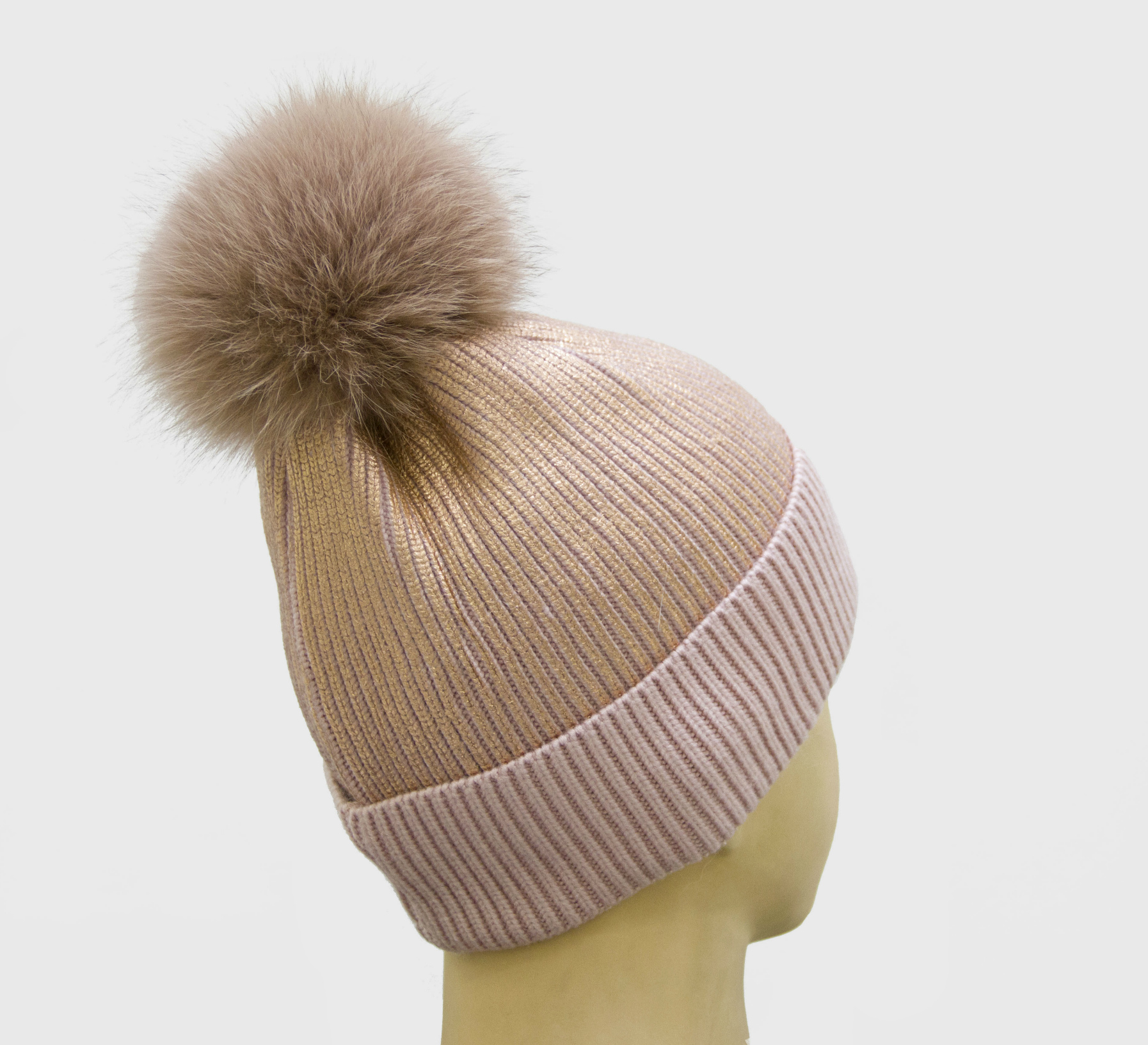 Женская шапка с меховым помпоном (FANS CAPS)